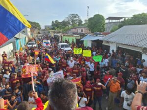 Marcha en la Guayana Esequiba rechaza sanciones de EE.UU y respalda a Maduro - Yvke Mundial