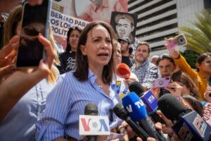 María Corina Machado catalogó como “escandalosos” los obstáculos del CNE para al voto de los venezolanos en el exterior