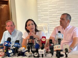 María Corina Machado habla de "una transición compleja" en Venezuela