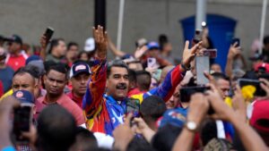 Mientras Maduro pasa de negar la migración a defenderla, venezolanos valoran irse si es reelegido