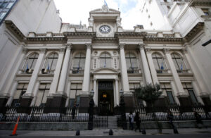 Milei confirma en Madrid que cerrará el Banco Central y certifica sus políticas económicas - AlbertoNews