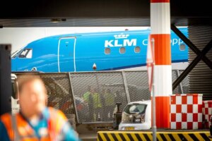 Muere una persona en el aeropuerto Schiphol de Ámsterdam al ser succionado por el motor de un avión