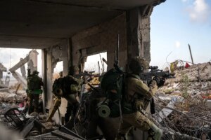 Mueren cinco soldados israeles por fuego amigo en el norte de la Franja de Gaza