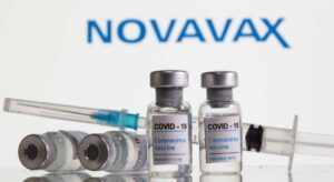 Novavax se dispara hasta un 140% tras su vacuna combinada covid-gripe con Sanofi