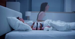 Qué es la temida parálisis del sueño y cómo se puede prevenir