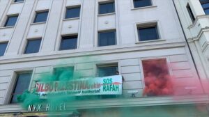 Realizan una acción de protesta a favor de Palestina en un hotel de Bilbao