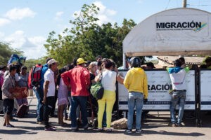 Reportan repunte de migrantes que abandonan el país por frontera con Táchira