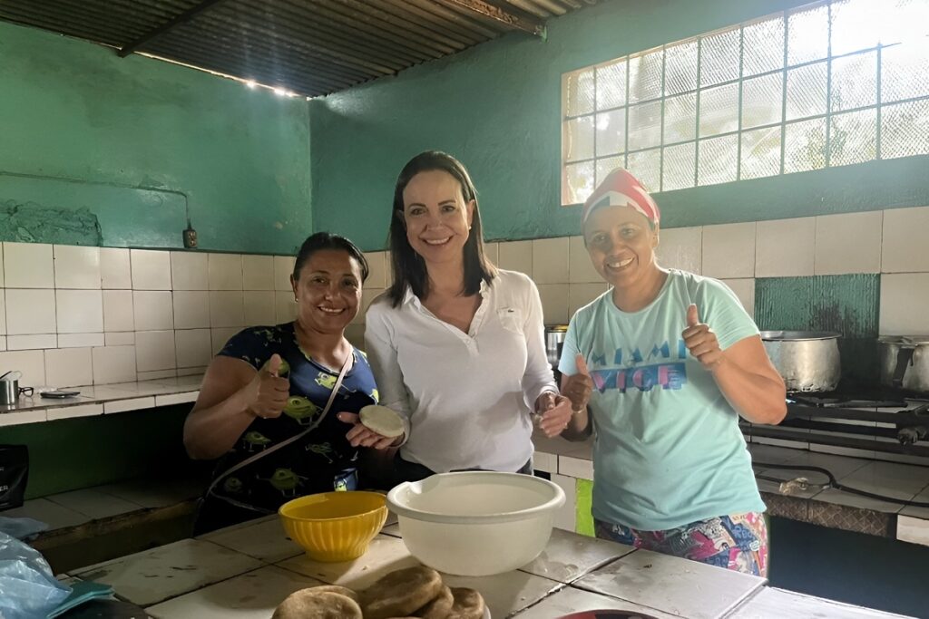 Seniat cerró negocio de comida en Guárico tras visita de María Corina Machado