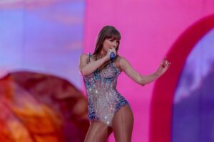 Taylor Swift reúne a políticos, actores estadounidenses y cantantes en su concierto en el Bernabéu: "Es un fenómeno"