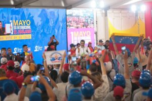Torrealba: Presidente aumentó a 90 dólares el bono Contra la Guerra Económica