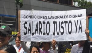 Trabajadores denuncian liquidación del salario tras anuncio de Maduro