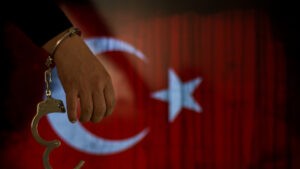 Turquía detiene a 3 altos jefes policiales por posible complot contra el Gobierno - AlbertoNews