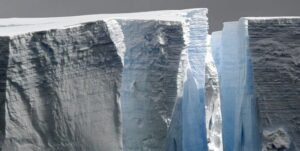 Un iceberg de 380 km² se desprende de la plataforma de la Antártida - AlbertoNews