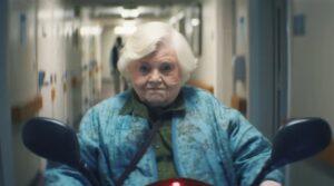 Una anciana de 94 años es una inesperada heroína de acción en la comedia “Thelma” - AlbertoNews