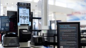 ¿Por qué preocupan los sistemas de reconocimiento facial en los aeropuertos de EEUU?