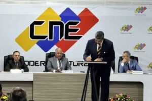 8 de 10 candidatos firmaron un pacto electoral escrito por el CNE