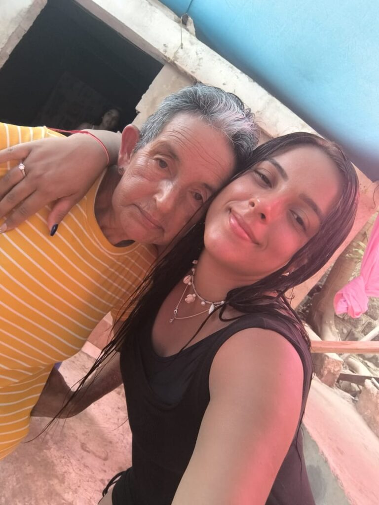 "A mi abuela se la van a comer los gusanos en el Victorino"