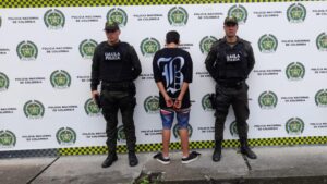A nombre de 'La Inmaculada', un hombre y un menor extorsionaban a un comerciante