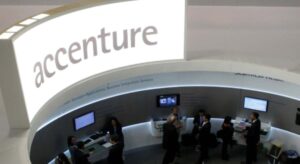 Accenture reduce sus ingresos trimestrales el 1%, hasta los 15.400 millones de euros