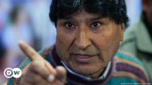 Acusan a Evo Morales de buscar una "crisis" con bloqueos – DW – 23/06/2024