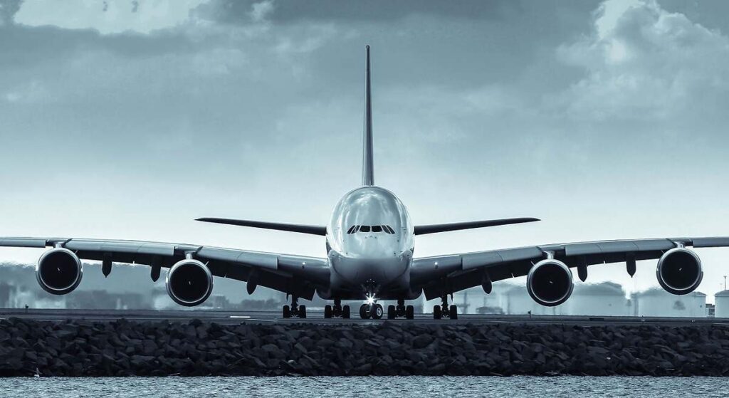 Airbus cae en bolsa un 9% tras anunciar un 'profit' y su capitalización se desploma al nivel de Boeing