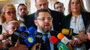 Antonio Ecarri insistió en realizar un debate entre candidatos presidenciales