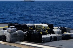 Armada de Francia incautó más de mil kilos de cocaína en barco de Venezuela en
