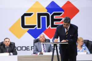 Aspirantes presidenciales aprobaron acuerdo con el CNE