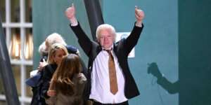 Assange opta por el silencio y un perfil bajo al llegar a Australia como ciudadano libre