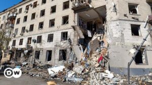 Ataque ruso contra zona residencial deja 3 muertos en Járkiv – DW – 22/06/2024