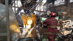 Bomberos controlaron incendio en galpones ubicados en Miranda