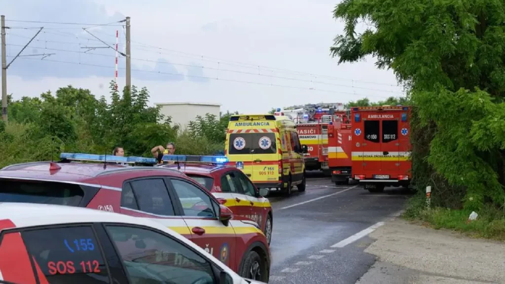 Choque entre un tren y un autobús deja al menos seis muertos en Eslovaquia