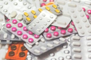 Cifar: Entre el 58% y 60% de las ganancias de la industria farmacéutica se va en el pago de tributos - AlbertoNews
