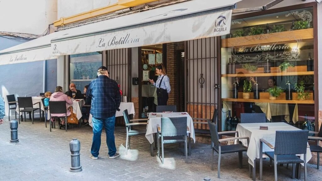 Cinco de los mejores bares con terraza de Granada: tapas internacionales y tradicionales