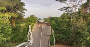 Comienzan los trabajos tras desplome de puente en la Falcón-Zulia