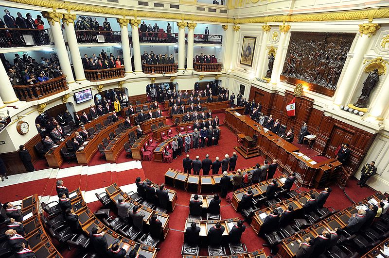 Crece alarma por ley de impunidad a punto de aprobarse en Perú