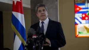 Cuba rechaza presencia de submarino nuclear de EE.UU.