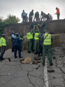 Desplome de puente en la Falcón-Zulia deja un muerto y 3 heridos