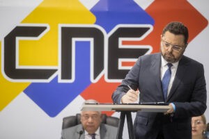 Ecarri insistió ante el CNE convocar a un debate presidencial