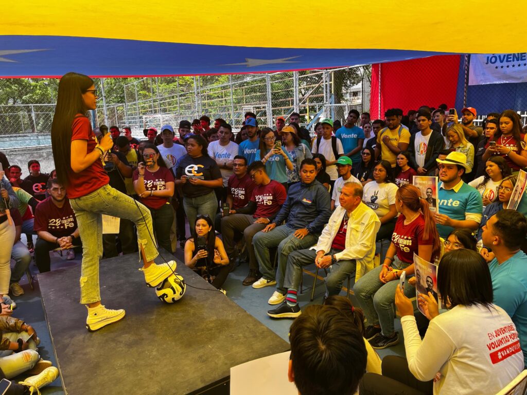 Edmundo González llama a los jóvenes a tener un papel importante el 28 de julio