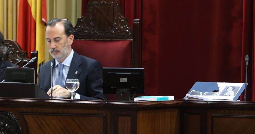 El PP de Baleares rechaza los votos del PSOE que le ofrecía Armengol para sacar a Le Senne (Vox) de la presidencia del Parlament