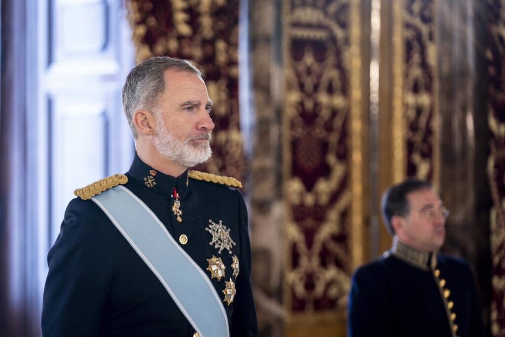 El Rey acude con Albares a la toma de posesión del presidente de Panamá, tras ir sin ministros a la de Milei y Bukele