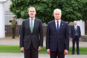 El Rey reafirma en Lituania el compromiso con la seguridad en el Báltico "en estos momentos de incertidumbre global"