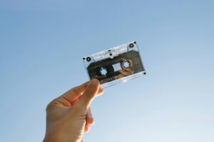 El audio generado con IA puede suponer un gran problema. Meta tiene una idea para detectarlo: una marca de agua