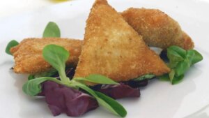 El pueblo de Castellón en el que las croquetas no son redondas sino triangulares