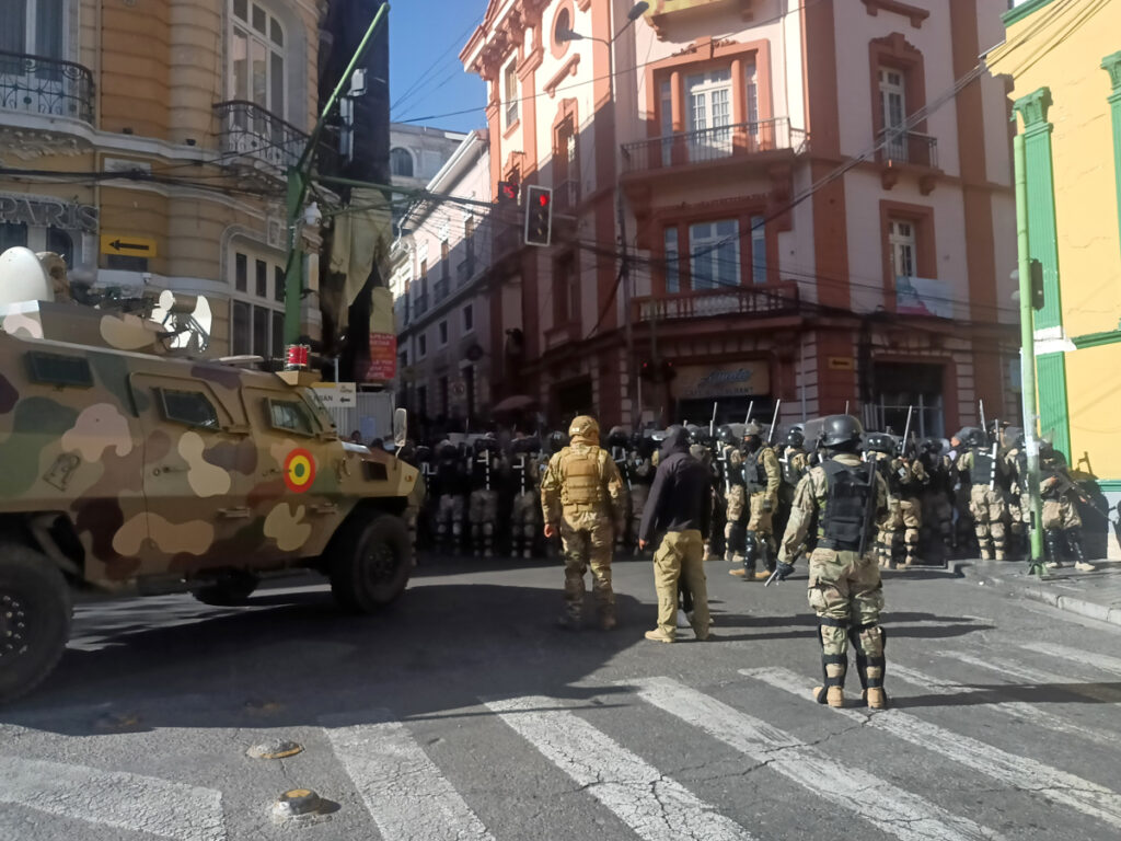 En vivo | Militares se retiran de sede del Ejecutivo de Bolivia tras "intento de golpe de Estado"