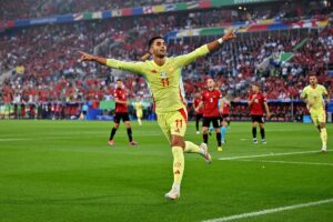 España pone rumbo a octavos con pleno