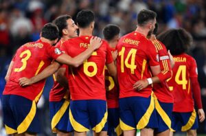 España quiere seguir en la cresta contra Albania