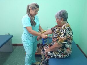 Evalúan crear escuela para patologías de columna en el HVS