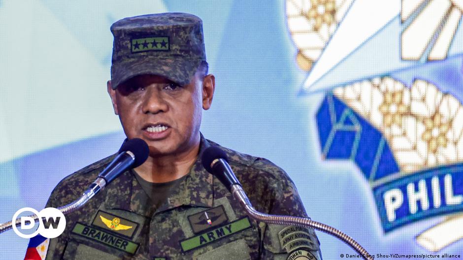 Filipinas dice que guardacostas chinos abordaron sus barcos – DW – 19/06/2024